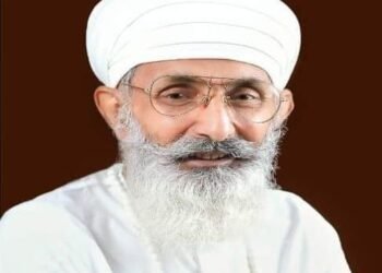देश का भविष्य बनाने वाले 60 वर्ष की आयु में सेवानिवृत्त क्यों, नेता क्यों नहीं?